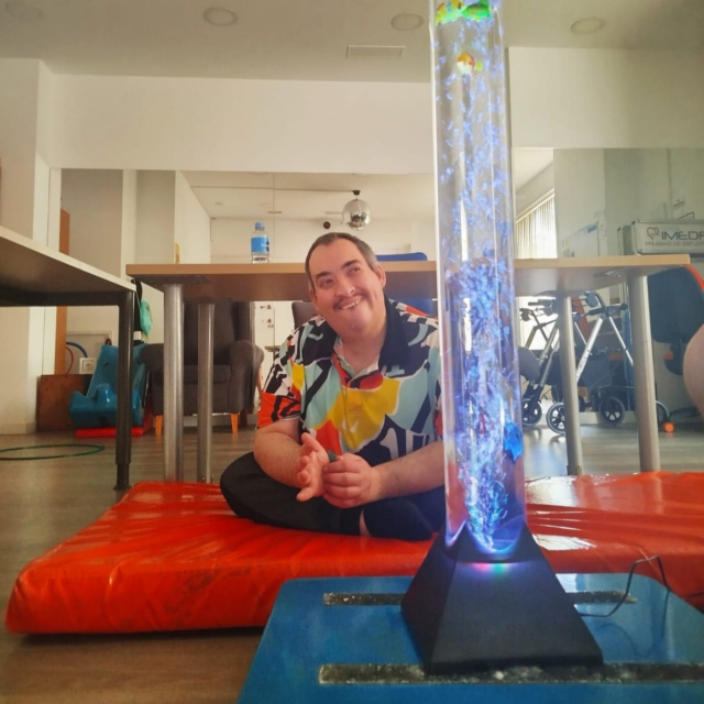 👌 El Centro de Día Dámaso González estrena materiales en el aula de estimulación multisensorial. 

👏👏 Estos recursos trabajan el desarrollo cognitivo y emocional de forma interactiva, personalizada y motivadora, apostando por el bienestar y la calidad de vida. 

😄 ¡Seguimos sumando! 

#CentroDeDía #AulaMultisensorial #Albacete #Bienestar #ASPRONA